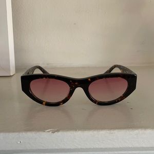 AKILA TORTOISE ACETATE / GRADIENT ROSE LENS / SILVER HARDWARE